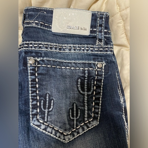 Woman’s Grace in LA jeans - Picture 2 of 4